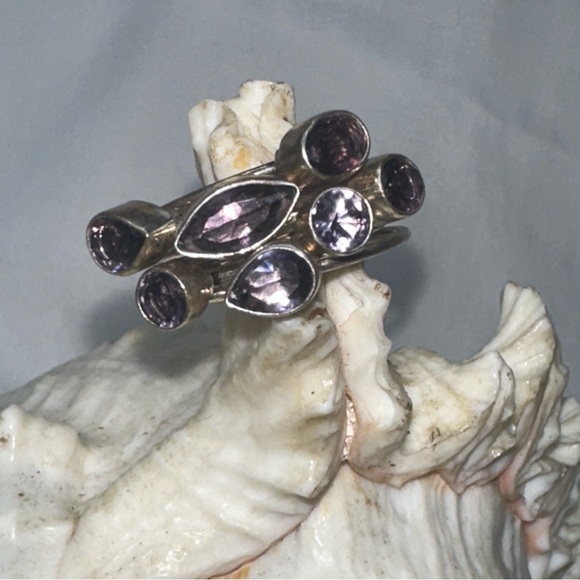 Sparkly Purple Topaz multi-gem handcrafted ring - Picture 5 of 8